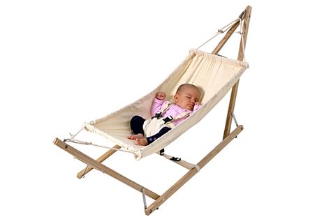 verschiedene Aufhängungsmöglichkeiten der Babyhängematte Kaya