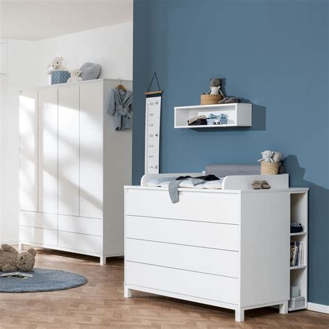 Schema mit verschiedenen Größen und Abmessungen von Wickelkommoden