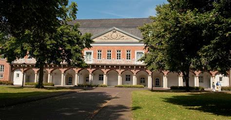 historisches Schloss Aurich mit Tudor-Architektur