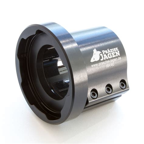 Schema zur korrekten Anbringung eines Kindersitzes im Flugzeug mit 2-Punkt-Gurt.