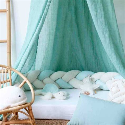 Verschiedene Arten von Moskitonetzen für Kinderwagen, Babyschalen und Betten