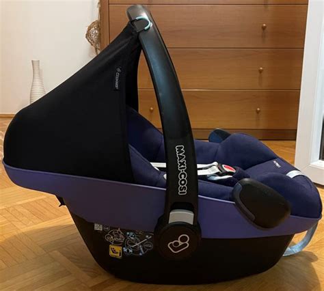 Detailansicht des Easy-Out Gurtsystems der Maxi-Cosi Pebble