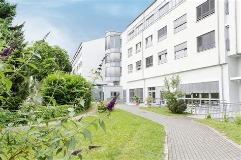 Außenansicht des Heilig-Geist Hospitals Bensheim