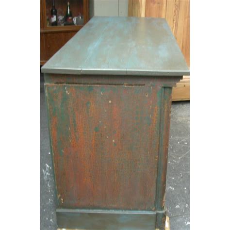 Detailansicht der wunderschönen Patina des Bronzeanhängers