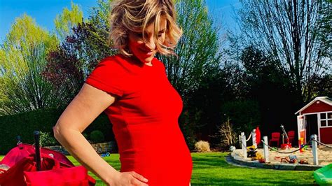 Anna-Maria Zimmermann mit Babybauch