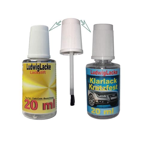 Nahaufnahme eines Lackstift-Sets mit Farblack und Klarlack