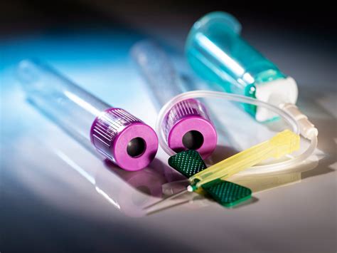 Visuelle Darstellung des NIPT-Prozesses, von der Blutentnahme bis zur Analyse der fetalen DNA.