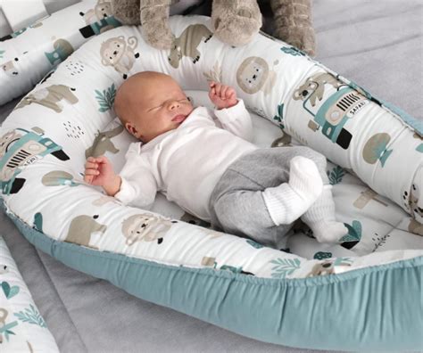 Beispiel für ein Babynest oder eine Wickelauflage mit kindgerechtem Muster