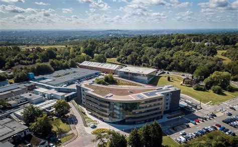 Infografik, die die Arbeit des Royal National Orthopaedic Hospital (RNOH) Charity erklärt