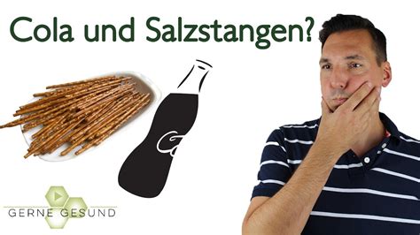 Gegenüberstellung von Cola/Salzstangen und gesunden Alternativen wie Tee/Apfel