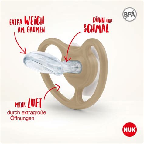 Beispiele für personalisierte NUK Schnuller mit verschiedenen Motiven und Namen.