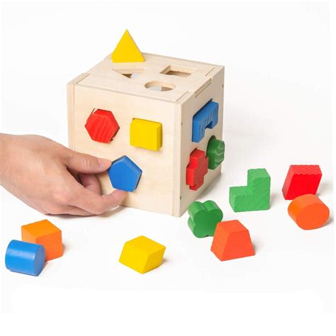 Buntes Lernspielzeug zum Sortieren und Stapeln für Kleinkinder, das Farben und Formen vermittelt