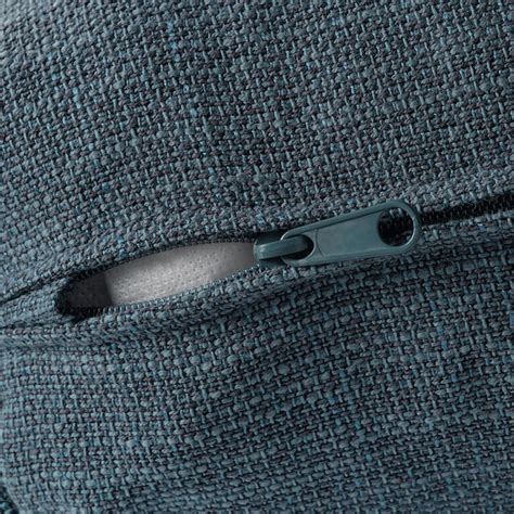 Nahaufnahme eines Vertbaudet Stramplers, der den hochwertigen Stoff und die Verarbeitung zeigt