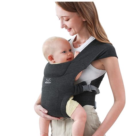 Ein Baby sicher in einem Tragetuch oder einer Babytrage