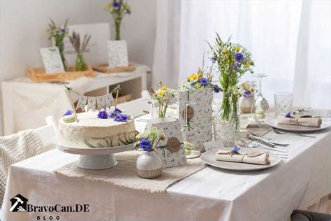 Beispiel für eine kreative Tischdekoration für eine LEGO Geburtstagsparty mit LEGO DUPLO Elementen.