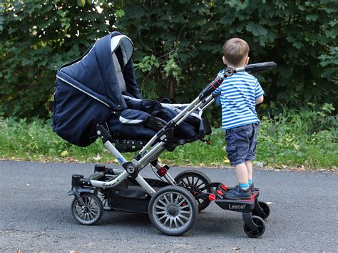 Detailansicht der Montage der Räder am BuggyBoard, mit Hervorhebung des 