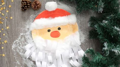 Nikolausfigur gebastelt aus einer Mandarine