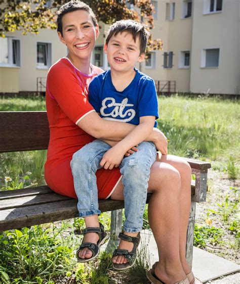 Foto der Autorin Natalie mit ihrem Sohn