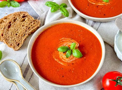 Schritt-für-Schritt-Anleitung zur Zubereitung von Tomatensuppe auf dem Herd