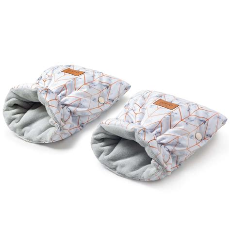 Verschiedene Jukki.de Handwärmer und Handschuhe in unterschiedlichen Farben