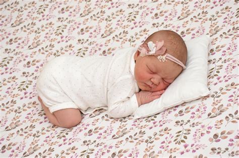 Beispielhafte Babyfotos, die in der Klinik aufgenommen wurden