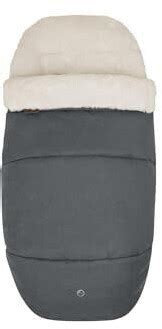 Foto des Maxi-Cosi Fußsack Twillic Graphite in Graphite-Farbe, der Wärme und Komfort ausstrahlt