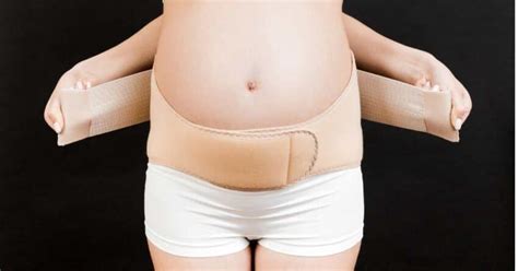 Schema eines Überbauch-Umstandsrocks mit breitem, dehnbarem Bauchband