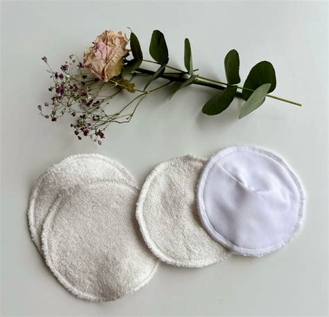 Bild von waschbaren Stilleinlagen aus verschiedenen Materialien (z.B. Bambus, Baumwolle)