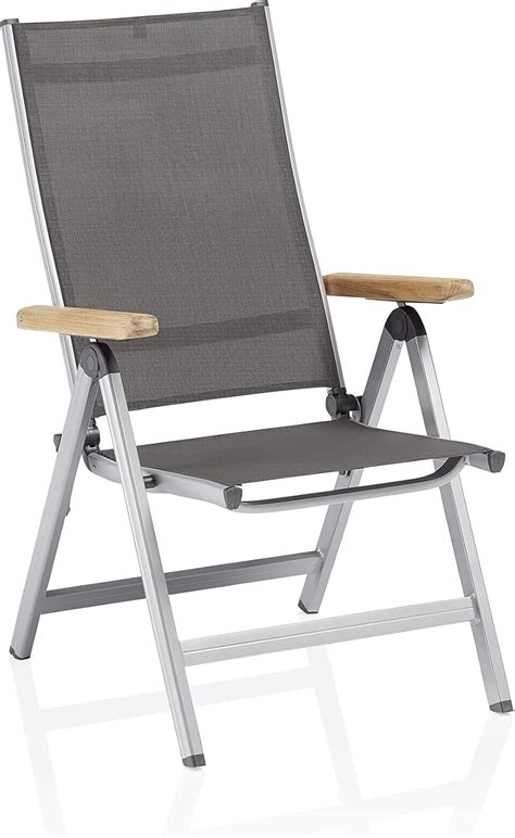 Nahaufnahme der verstellbaren Rückenlehne und Armlehne eines Kettler Klappstuhls