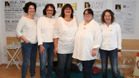 Innenaufnahme der Hebammerei in Gerlingen, die die helle, warme und einladende Atmosphäre zeigt.