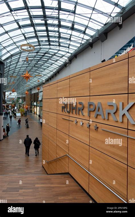 Architektur des Einkaufszentrums Ruhrpark in Bochum