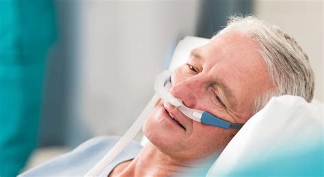 Schema der nasalen High-Flow-Beatmung mit Nasenkanülen