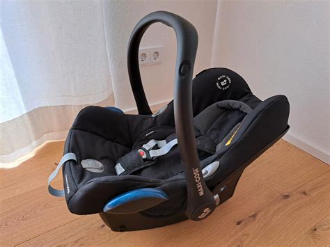 Foto des Maxi-Cosi CabrioFix auf einem Kinderwagenrahmen