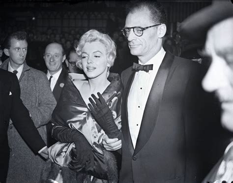 Marilyn Monroe in einer glamourösen Studioaufnahme