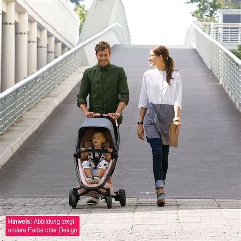 Foto des Quinny Zapp Flex Plus in einer städtischen Umgebung, z.B. vor einer Hauswand