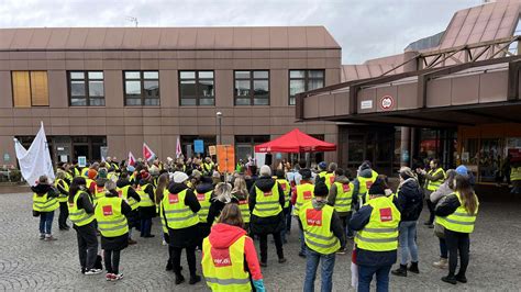 Eine Karte mit dem Standort des InnKlinikums Altötting und umliegenden Gebieten.