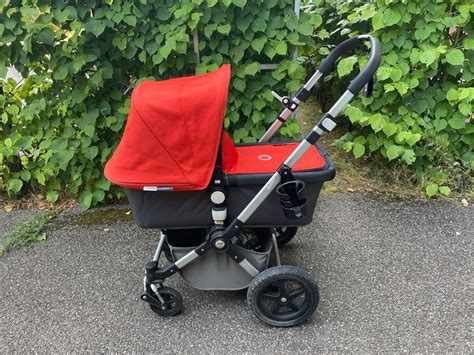 Illustration des Bugaboo Cameleon 3 mit Babywanne und Sportsitz