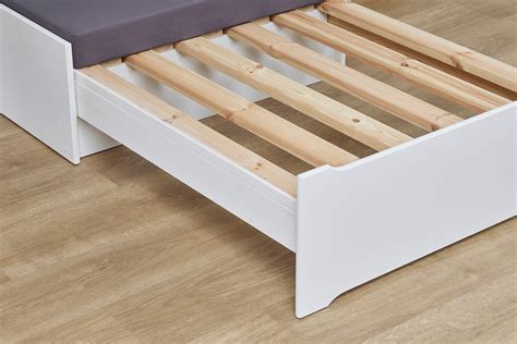 Grafische Darstellung der drei ECO Bettserien von Hoppekids mit Hervorhebung der Materialstärken und Modularitätsoptionen