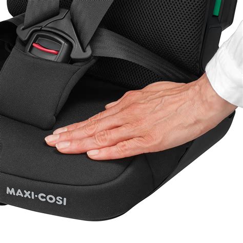 Schema zur korrekten Befestigung eines Kindersitzes mit Isofix und Gurt