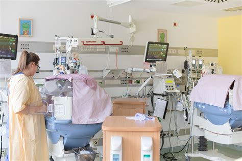 Symbolbild für ein Perinatalzentrum Level 1 mit neonatologischer Intensivstation.