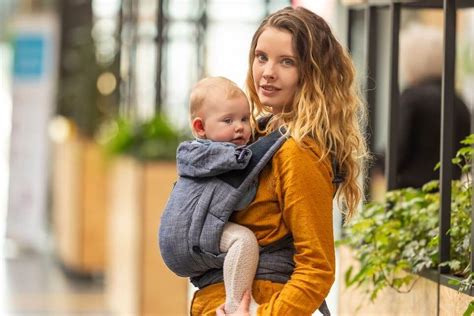 Beispiele für verschiedene Tragetuchstoffe, die für die Herstellung von Babytragen verwendet werden können