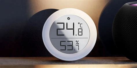 Eine Nahaufnahme des Displays eines Babyflaschenwärmers, das die aktuelle Temperatur anzeigt.