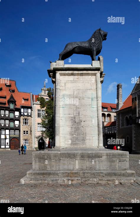 Die Braunschweiger Löwenstatue auf dem Burgplatz