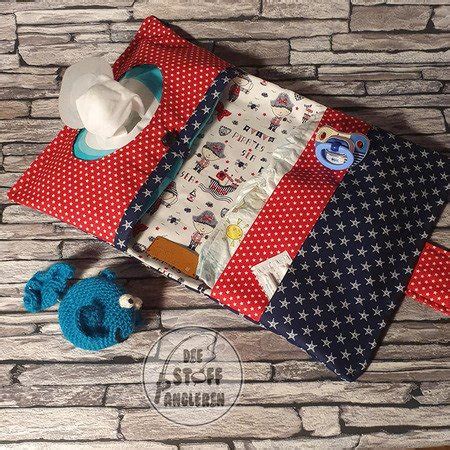 Muster einer fertigen Windeltasche mit mehreren Fächern