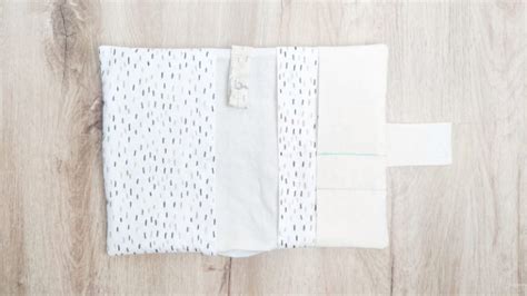 Die Windeltasche kurz vor dem Wenden, mit markierter Wendeöffnung