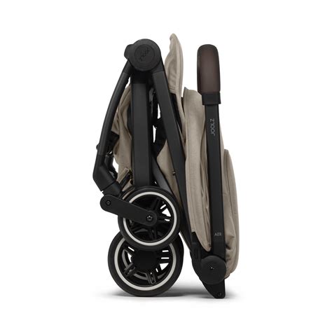 Detailaufnahme des einfachen Klappmechanismus des Joolz Aer+ Buggys