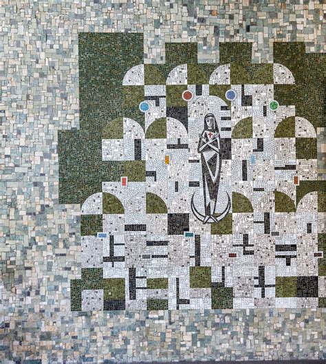 Detail des Wandmosaiks von Will Sohl im Foyer der Frauenklinik, das den Lebensablauf einer Frau darstellt