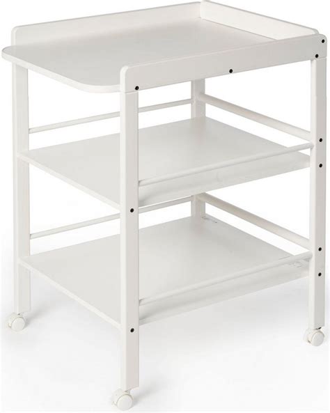 Ein mobiles Geuther Wickelregal auf Rollen mit Ablageflächen