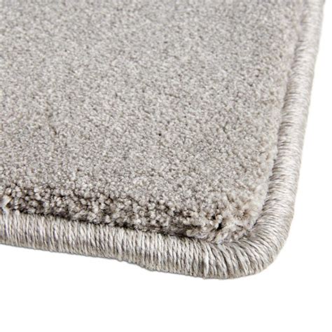 Detailaufnahme eines hochflorigen, weichen Teppichs aus der Cosy Kollektion