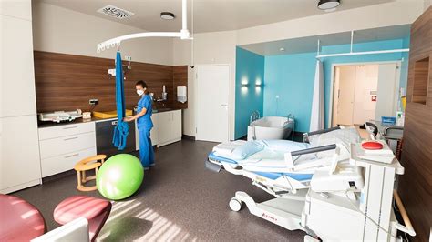 Einladende Darstellung des Klinikums Bremerhaven mit Fokus auf die Geburtsklinik